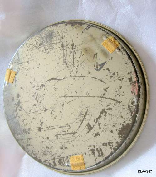 ROUND TRAY : CASTLE LAGER : 30.5cm DIAMETER : **NOTE MARKS, SCRATCHES, ETC**