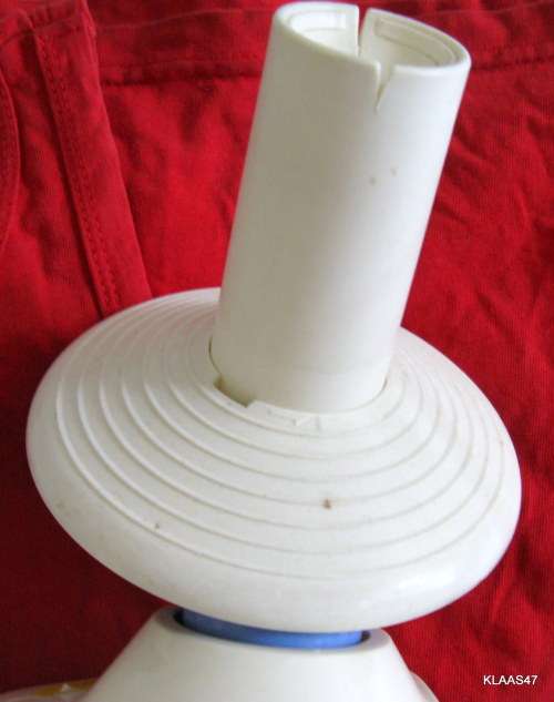 WOOL WINDER : COMPLETE WITH YARN GUIDE AND TABLE CLAMP