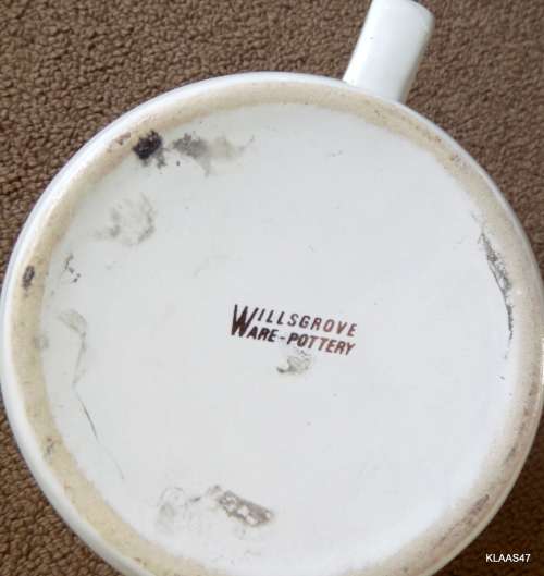 WILLISGROVE POTTERY - RHODESIA INSIGNIA BEER MUG : 12cm HIGH - 8cm TOP DIAMETER - NO CHIPS OR CRACKS