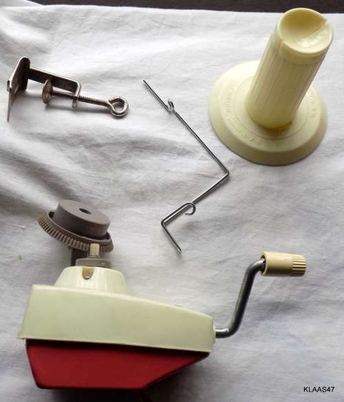Janome Wool Winder  ( in box)  (Made in Japan) - Complete with wool guide and instructions