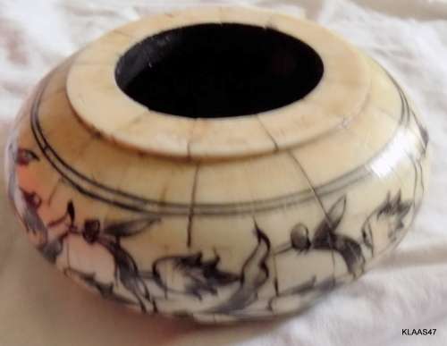 BONE IN-LAY BOWL with BLACK LEAF & FLOWER DESIGN