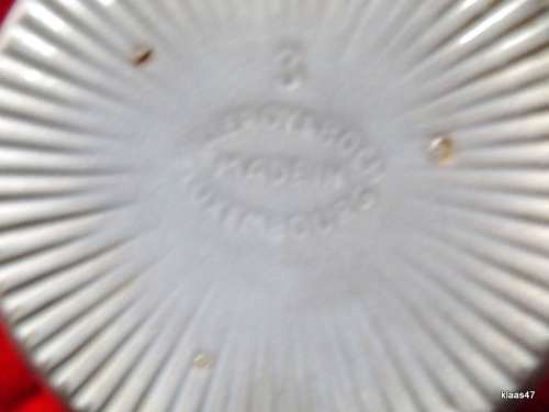 VILLEROY BOCH : LUXEMBOURG : OVEN CASSEROLE DISH : 19cm DIAMETER - 6cm DEEP - WITH POURING LIP