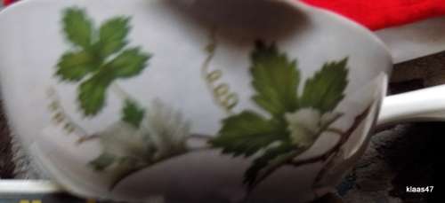 VILLEROY BOCH : LUXEMBOURG : OVEN CASSEROLE DISH : 19cm DIAMETER - 6cm DEEP - WITH POURING LIP