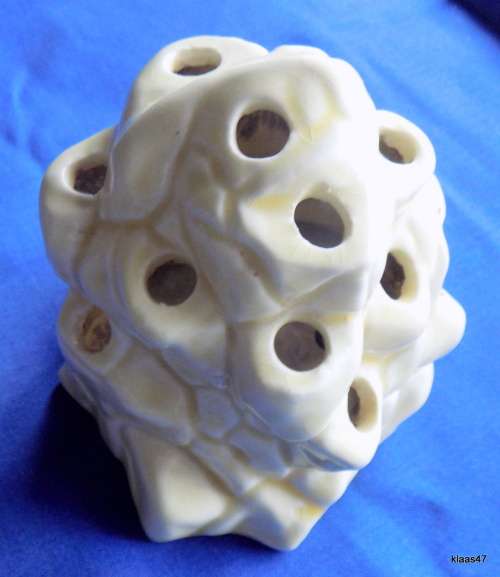 CLARICE CLIFF FLOWER FROG