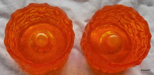 2 ORANGE GLASS CANDLE HOLDERS  : DIAMETER 8 CM : HEIGHT  5.3CM