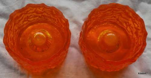 2 ORANGE GLASS CANDLE HOLDERS  : DIAMETER 8 CM : HEIGHT  5.3CM