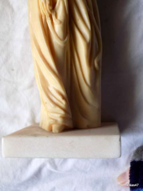 Victorian Lady - Signed A Santini - 31cm high on a 10.7x11 stand (PLEASE NOTE HER NOSE IS DAMAGED)