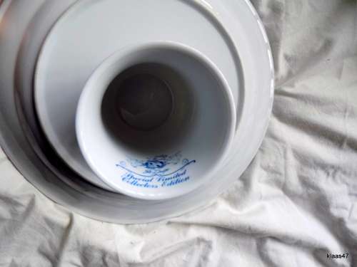 BLUE AND WHITE - DELFT - OUDE MOLEN FABRIEK - CAKE PLATE ON STAND - 25.5cm Diam Plate