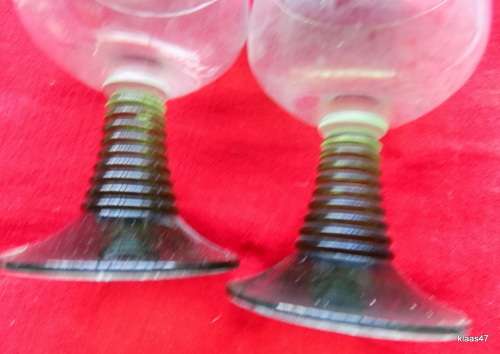 VINTAGE - 4 x GREEN STEM WINE GLASSES - 11cm High - 6.5cm Top Diameter - Made in France