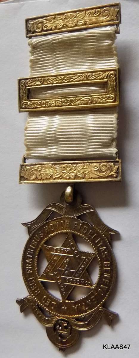 Vintage - Masonic Breat Jewel/Medal - In original box Toye & co. Ltd