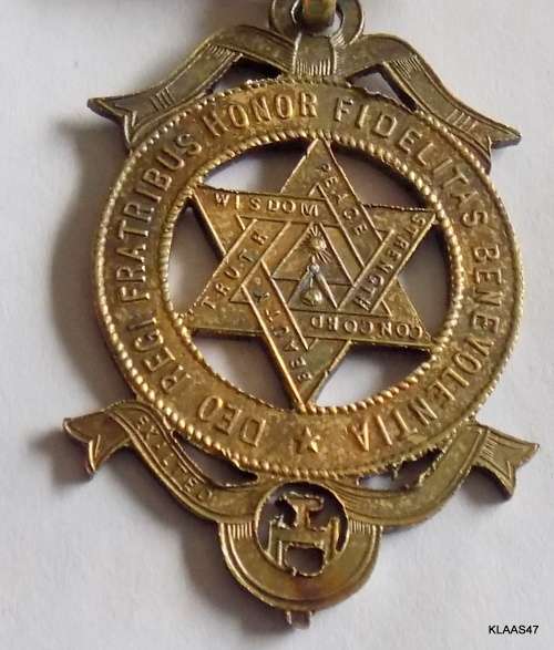 Vintage - Masonic Breat Jewel/Medal - In original box Toye & co. Ltd