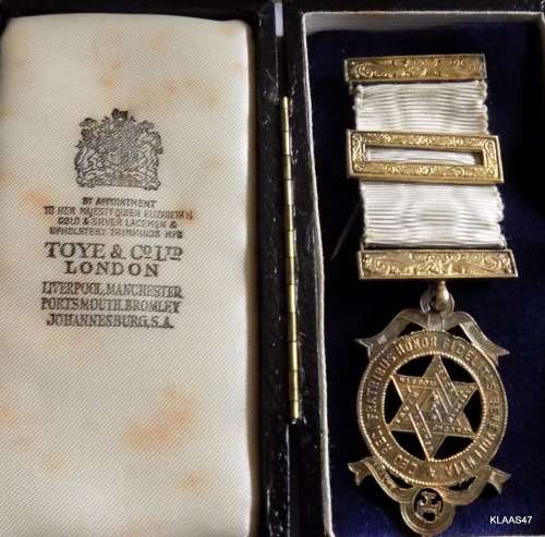 Vintage - Masonic Breat Jewel/Medal - In original box Toye & co. Ltd