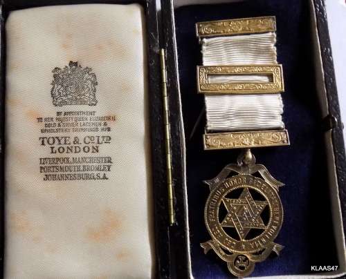 Vintage - Masonic Breat Jewel/Medal - In original box Toye & co. Ltd