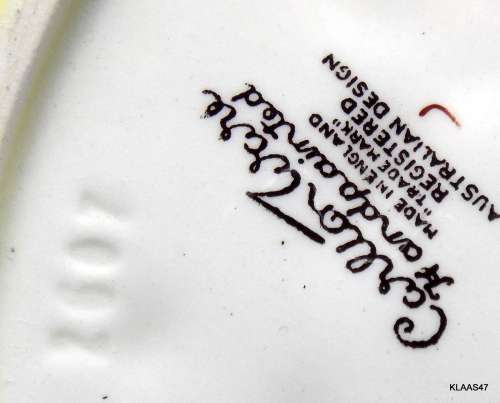 CARLTONWARE - BOAT SHAPE BOWL - 27.5x17.5cm