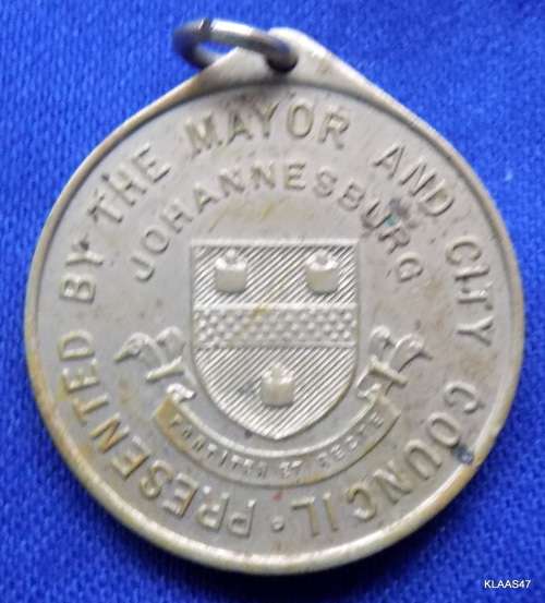 Voortrekker Monument 16TH DEC 1949 MEDALLION PRESENTED BY THE MAYOR OF JOHANNESBURG