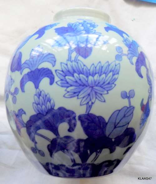 Blue and White - Ginger Jar - 22cm High (measured with lid on)