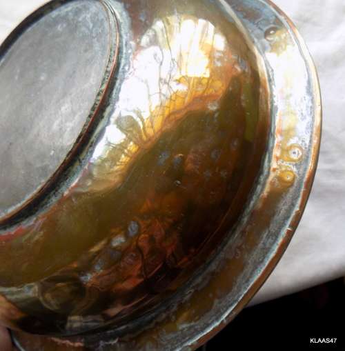 vINTAGE - Copper Dish - 28cm Diameter - 6cm Deep (Looks like a pot plant stood in it)