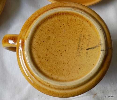 RHODESIA - WILLISGROVE POTTERY - COFFEE SET - POT, MILK JUG, SUGAR BOWL, 5 DUOS