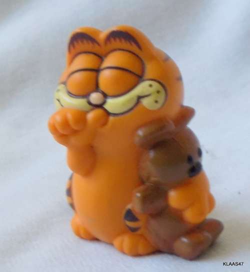 VINTAGE GARFIELD FIGURINE - 1981 - MADE IN HONG KONG - 5cm High
