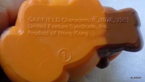 VINTAGE GARFIELD FIGURINE - 1981 - MADE IN HONG KONG - 5cm High