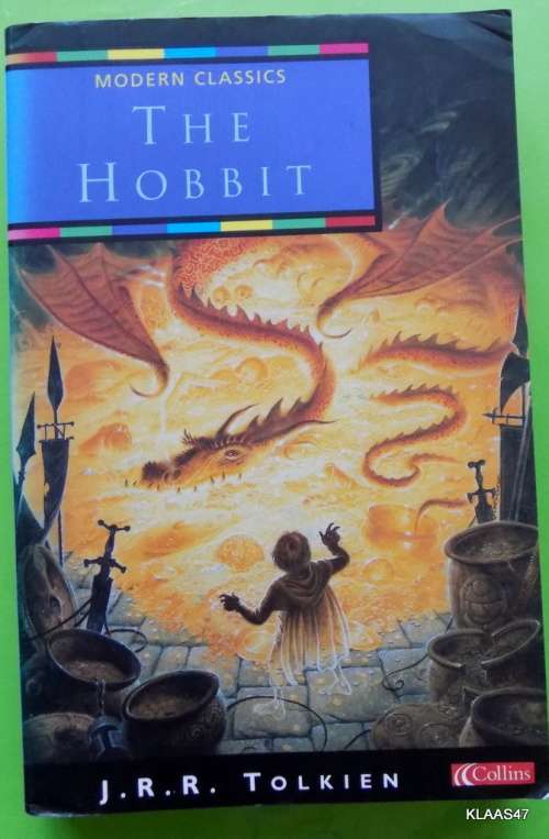 THE HOBBIT BY J.R.R TOLKIEN (Paperback)