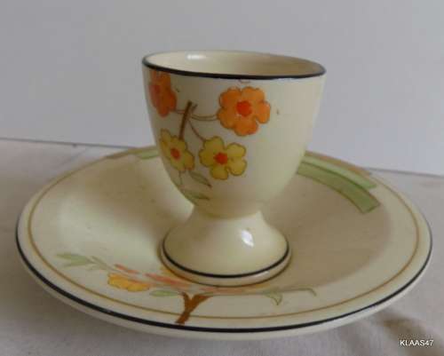 VINTAGE - Burleigh Ware - B&L. Ltd - Made in England - ART DECO - Egg cup on 11.5cm Plate