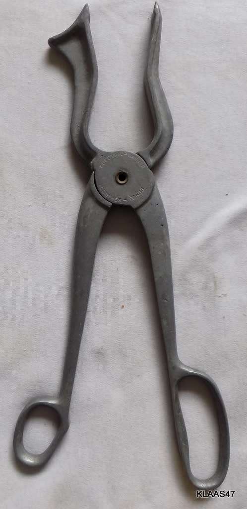 VINTAGE - ELECTRIC WASHER CLOTHES TONGS - PATENTED 1-19-1926