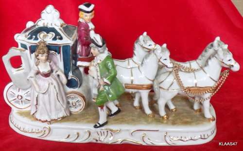 COACH AND HORSES : CROWN U MAKERS MARK : NO REIGNS FROM HORSES TO COACHMAN : 21cm LONG 12cm HIGH