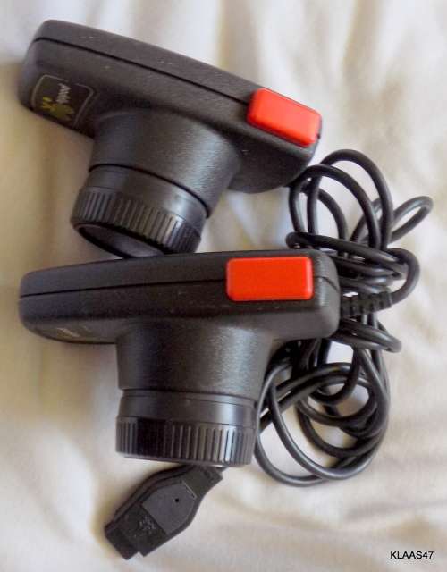 VINTAGE - ATARI - SET OF 2 PADDLES