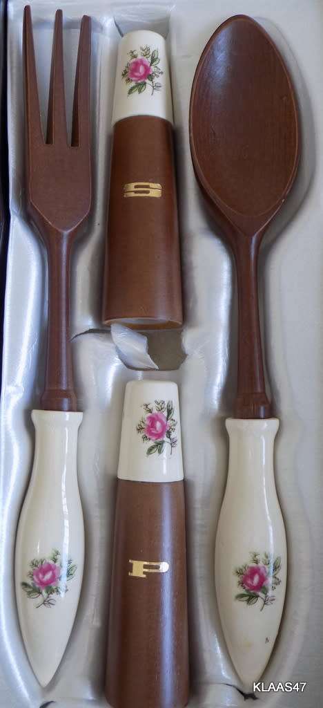 VINTAGE - SALAD SERVERS/SALT & PEPPER SET - WOODEN WITH  PORCELAIN HANDLES