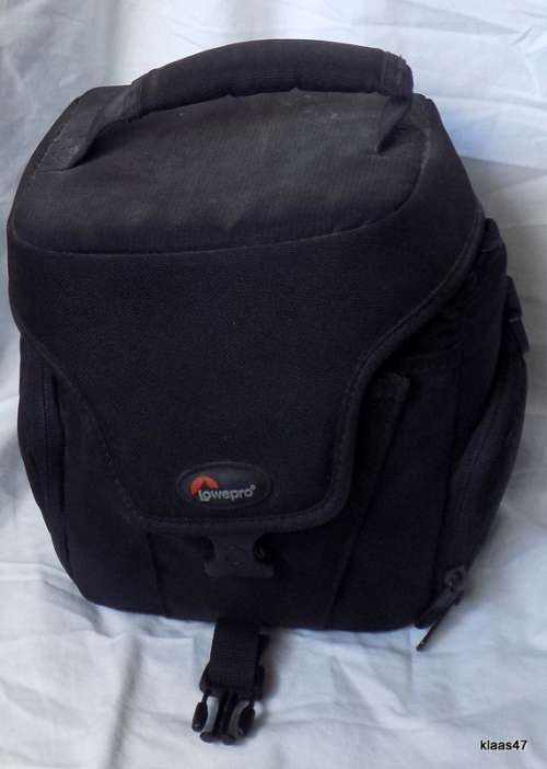 Canon EOS 1000D - Complete with Battery Charger, Instruction Booklet and Carry Case