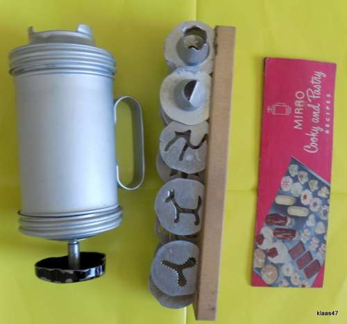 1950s Vintage Mirro Aluminium Cooky-Pastry Press with 11 Discs 3 Tips and Recipe/Instruction manual.