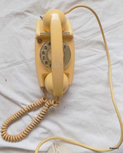 Vintage - 1970`s - Dial up - Rotary Telephone - PT - With lock and key - Cream