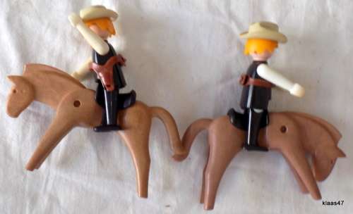 Vintage Playmobile - Geobra 1974 - 2 Sheriffs on Horses (No guns in holsters)