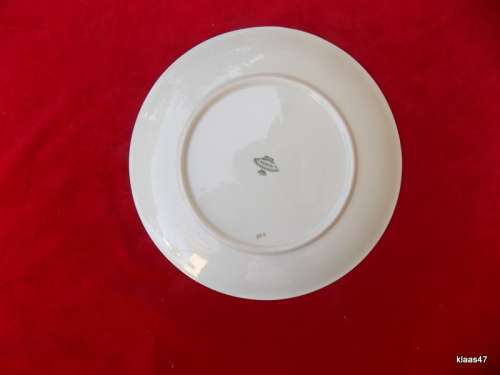 Hutschenreuther - Arzberg - White with Gold Trim Dinner plate - 24cm