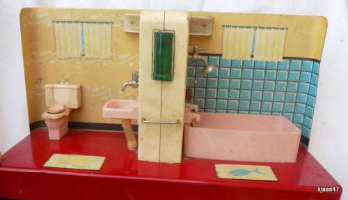 Vintage - Metal Dolls House Bathroom - Metal Base and Back - appliances are plastic