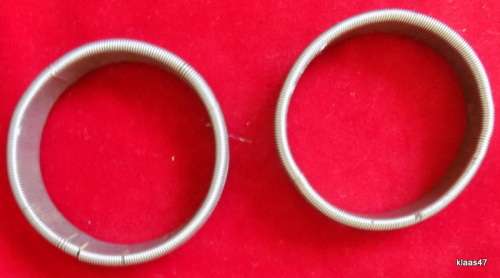 PAIR OF VINTAGE CLASSIS STYLE SHIRT SLEEVE HOLDERS/ARMBAND STRETCH METAL