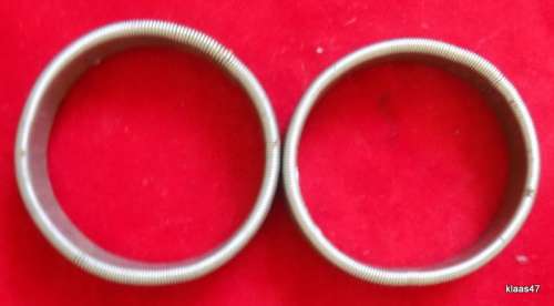 PAIR OF VINTAGE CLASSIS STYLE SHIRT SLEEVE HOLDERS/ARMBAND STRETCH METAL