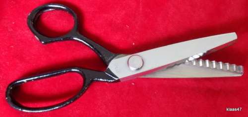 Solar - Federal Cutlery - Chrome Plated 18cm Pinking Shears - In Box but no lid