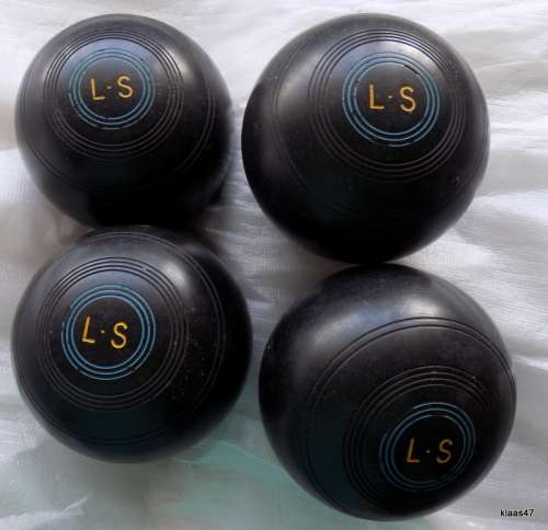 Henselite - Standard - Set of 4 Lawn Bowls - BT-269 - 4 7/8 - L.S (Without a Bag)