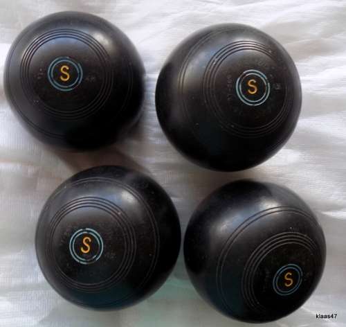 Henselite - Standard - Set of 4 Lawn Bowls - BT-269 - 4 7/8 - L.S (Without a Bag)
