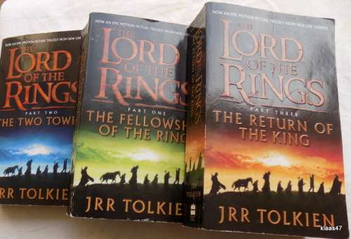 Lord of the Rings - Part 1.2 and 3 - JJR Tolkien - 3 Paperbacks