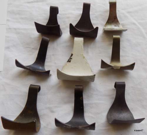 9 Pcs - Metal Picture Photo Frame Hanger - S Shape Rail Moulding Hanging Hooks