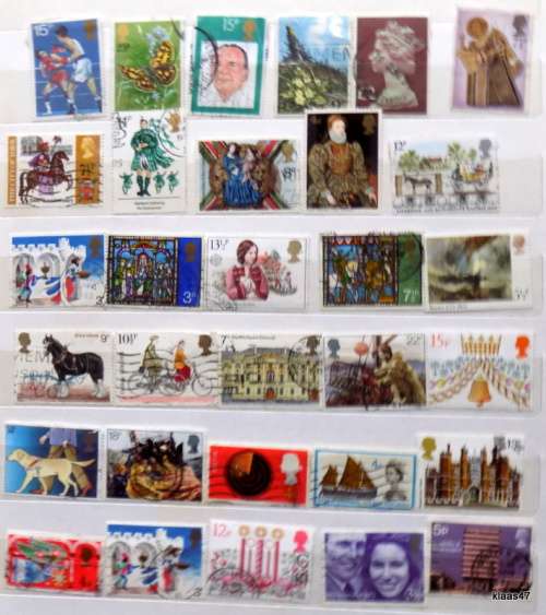 GB - Mixed lot of 31 stamps (some on paper and some hinged)