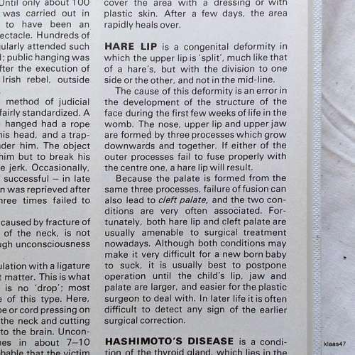 The Hamlyn Family Medical Dictionary in Colour - Introduction: Dr Trevor Weston MD MRCGP - Hardcover