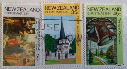 New Zealand - 1984 - Christmas (includes L. di Credi painting) - Set of 3 Used Hinged stamps