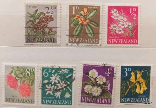 New Zealand - 1960`s - Flowers - 7 Used stamps