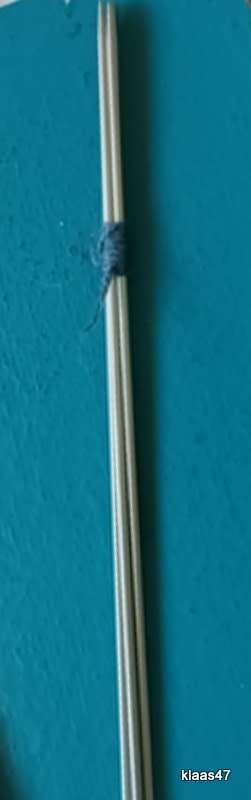Set of 4 Knitting Needles (Gauge measures 3)