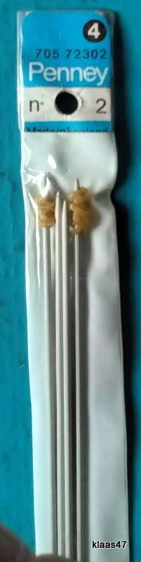 Set of 4 Penney Knitting Needles Size 2