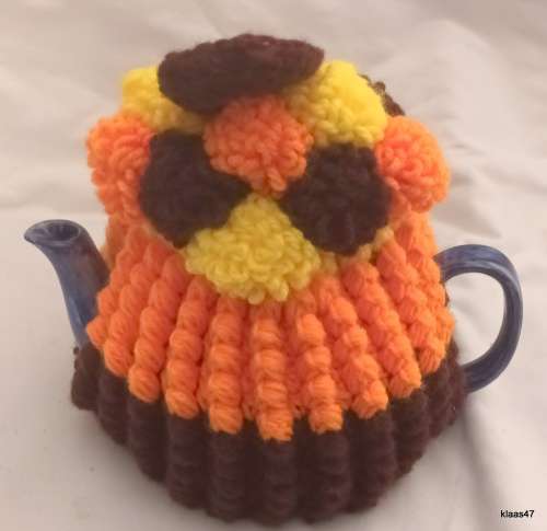 Woolen Tea Cosy - Crochet - Covers a 4 cup Tea Pot (Pot NOT included)